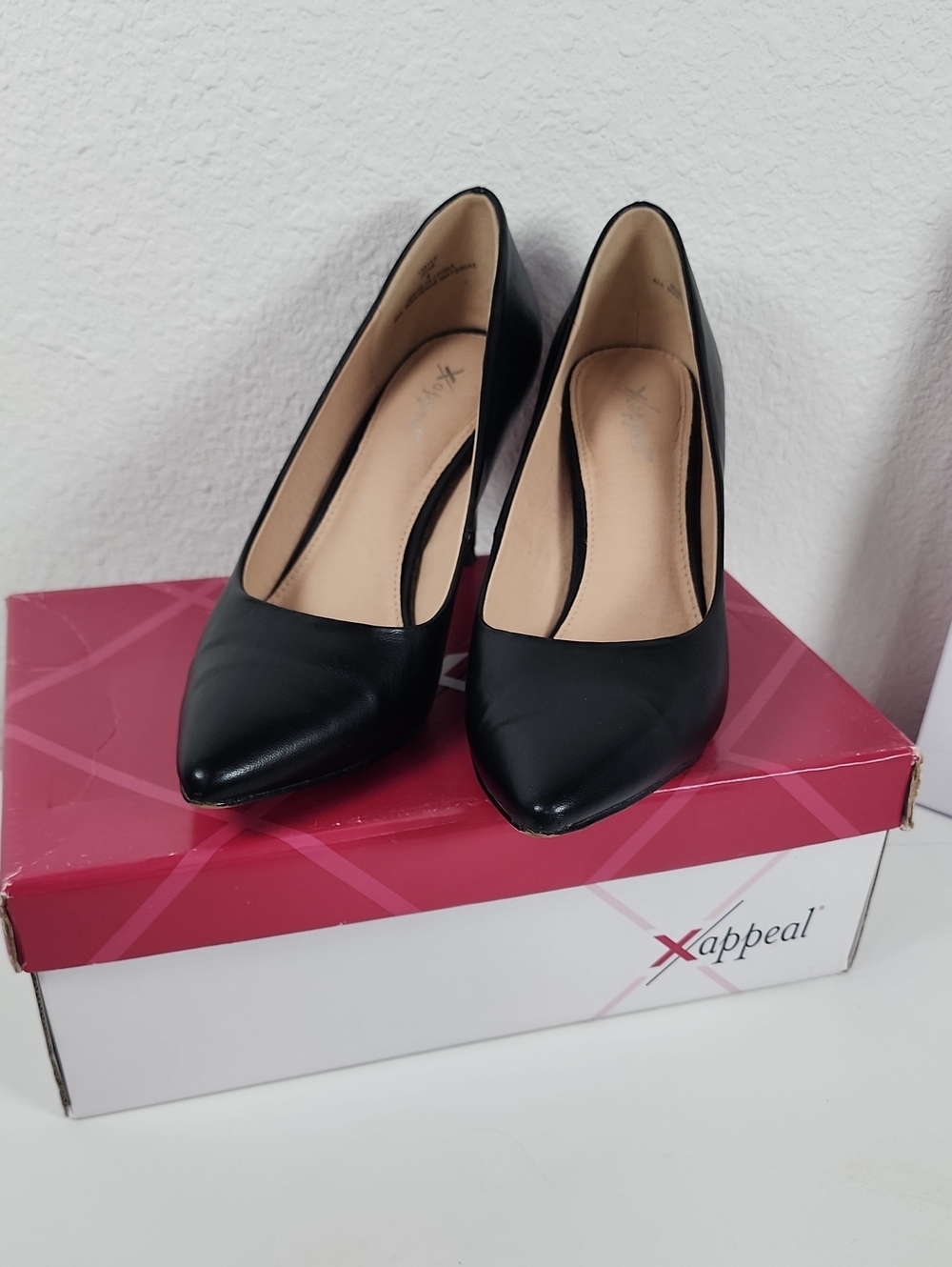 Xappeal Black Pointed-Toe Classic Pumps Size 8M